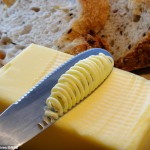 パンがボロボロにならない！世界一簡単にバターが塗れるナイフ